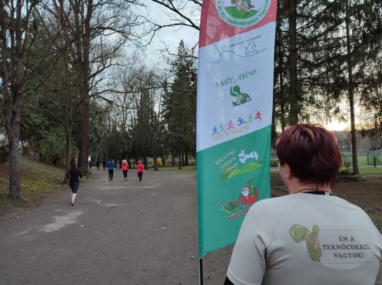 30-as futás a TEKNŐCCEL